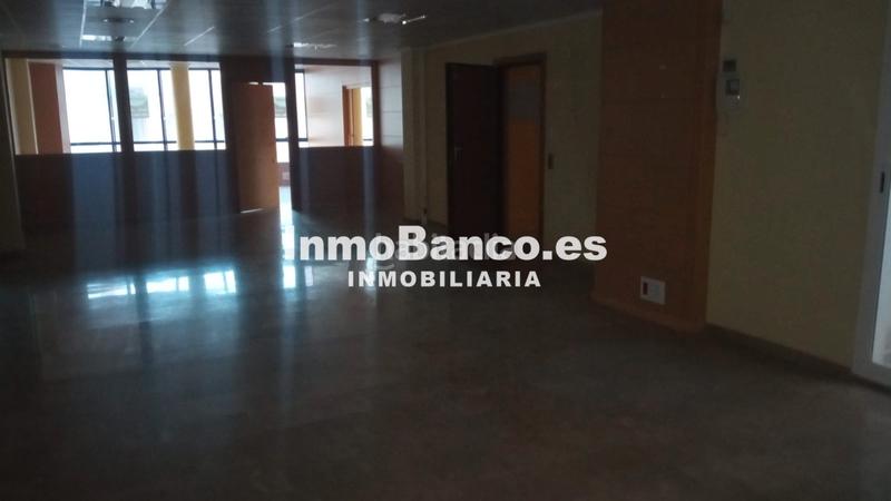 Foto ecf22996-7df8-4443-841c-805239750143. Büro in calle miguel hernández 1 in Turís