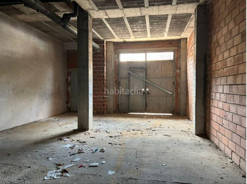 Foto f539c54a-44ef-4541-b61a-fadc120b18d1. Local comercial a carrer jardí 12 a Aldaia