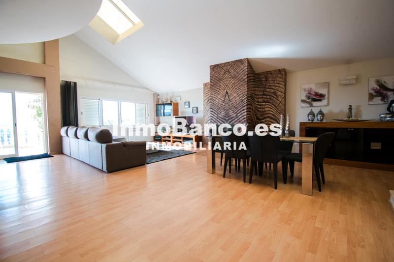 Foto 4231538e-5ece-47d1-98d8-b0f7866cbfc8. Chalet in carrer la lluna 20 in Cumbres de Calicanto Torrent