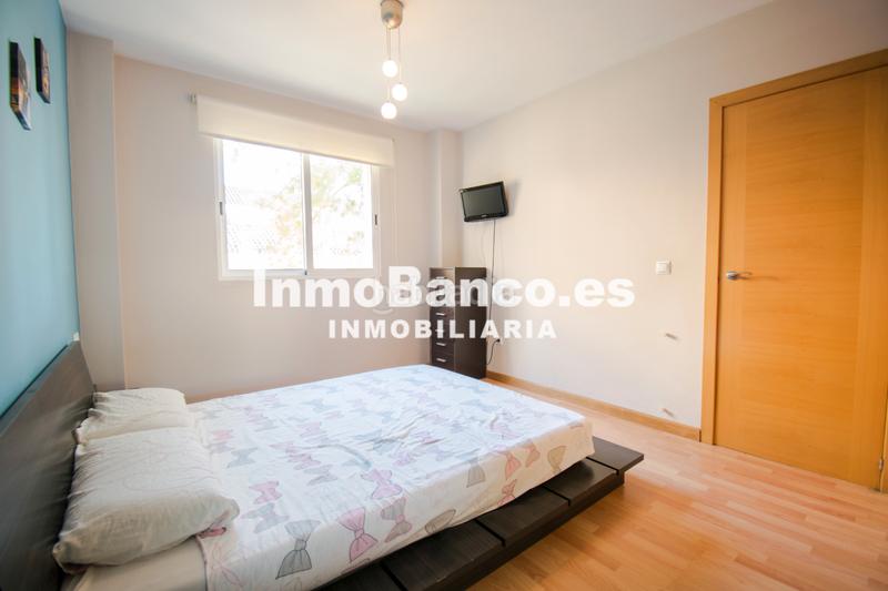 Foto 567eaa55-0f8d-4d65-832b-cab485b5bfd1. Chalet in carrer la lluna 20 in Cumbres de Calicanto Torrent