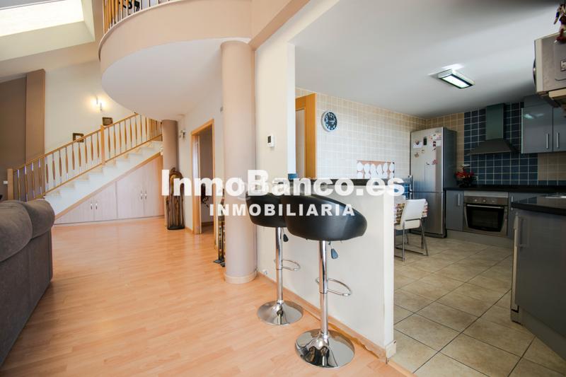 Foto 62486683-4ddc-4b8e-b56c-7bc0b3fdfdad. Chalet in carrer la lluna 20 in Cumbres de Calicanto Torrent