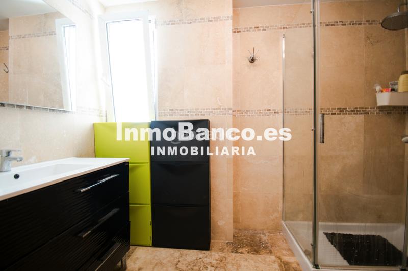 Foto 7f123615-252e-4cb0-b6b4-d8beb3623a1f. Chalet in carrer la lluna 20 in Cumbres de Calicanto Torrent