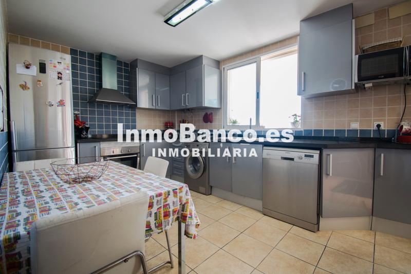 Foto 822a4103-ec94-4865-9454-205028544156. Chalet in carrer la lluna 20 in Cumbres de Calicanto Torrent