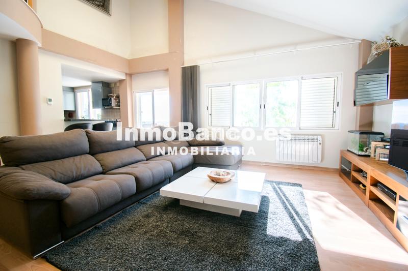 Foto 84fa8a80-07fb-4415-b912-64327fb546c2. Chalet in carrer la lluna 20 in Cumbres de Calicanto Torrent