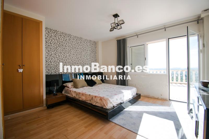 Foto dbd2200a-a0e1-4c63-91cd-4596b2d5f9a0. Chalet in carrer la lluna 20 in Cumbres de Calicanto Torrent