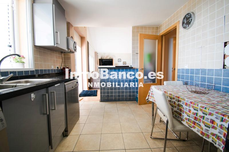Foto f92f6a61-24b2-412b-843d-15cf93a695a6. Chalet in carrer la lluna 20 in Cumbres de Calicanto Torrent