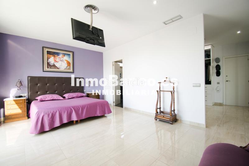 Foto 15cb3406-3ee0-484f-811c-bdddf1d871f4. Chalet dans calle río jarama - santo domingo 91 dans Chiva