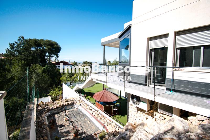 Foto 33ff91b4-9ce8-4977-8f1a-f33e714450a1. Chalet dans calle río jarama - santo domingo 91 dans Chiva