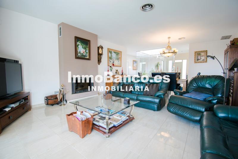 Foto 371f3193-9d7a-463a-99e8-d666a12cabc2. Chalet dans calle río jarama - santo domingo 91 dans Chiva