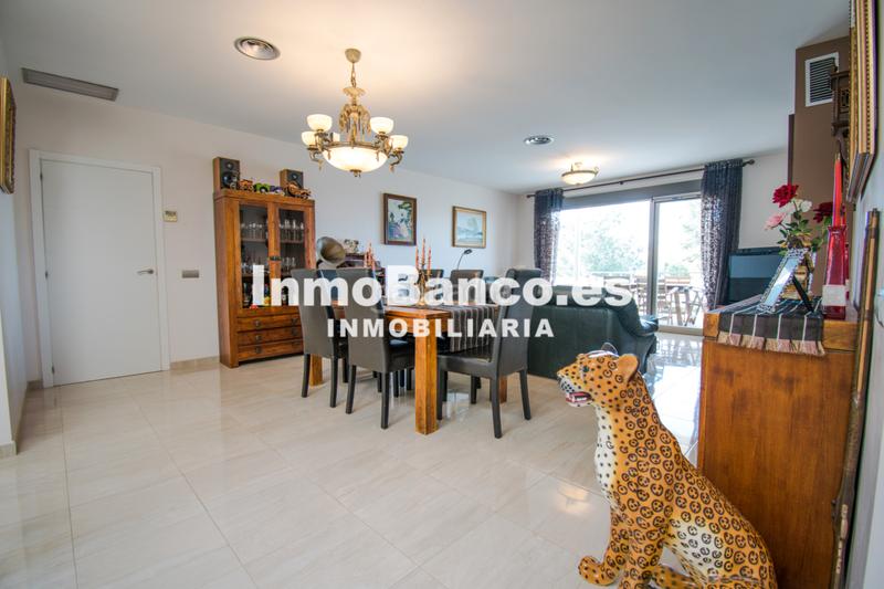 Foto 56bb2bbe-5a5e-4da6-abe0-1ee53aca4079. Chalet dans calle río jarama - santo domingo 91 dans Chiva