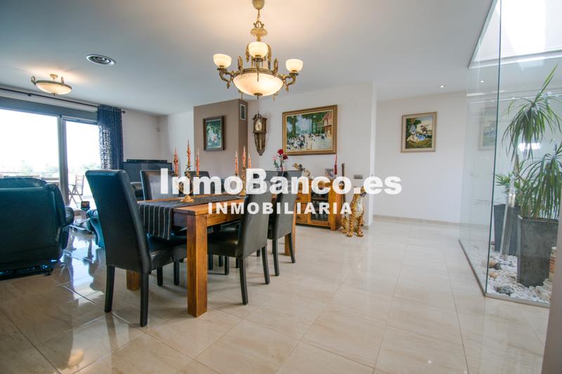 Foto b66da00a-0185-4d98-aa45-ed33c442d84e. Chalet dans calle río jarama - santo domingo 91 dans Chiva