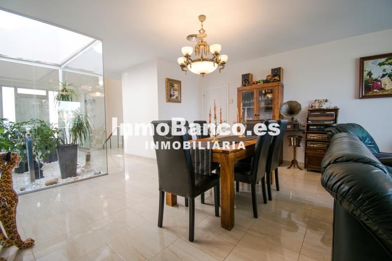 Foto d7256404-9c1b-414a-96c1-f700d05662b0. Chalet dans calle río jarama - santo domingo 91 dans Chiva