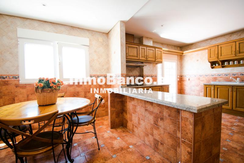 Foto 72930d56-118a-4424-9f1d-a7a9f2c1675f. Chalet avec cheminée chauffage parking piscine dans Chiva