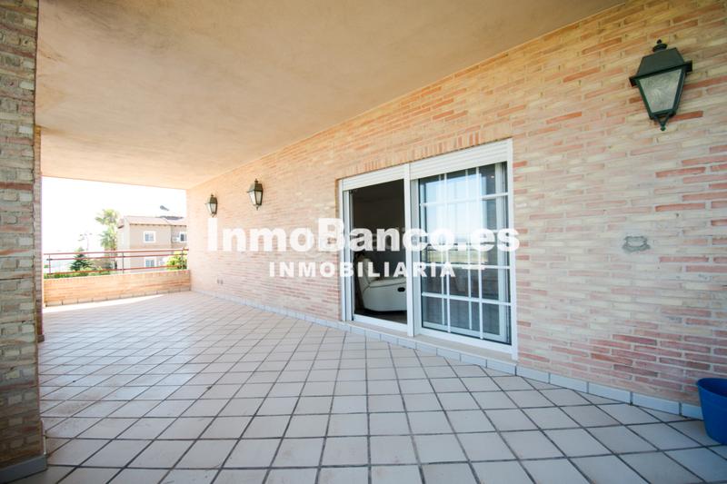 Foto a2e810f0-ea9b-44d9-9306-16664d445b33. Chalet avec cheminée chauffage parking piscine dans Chiva