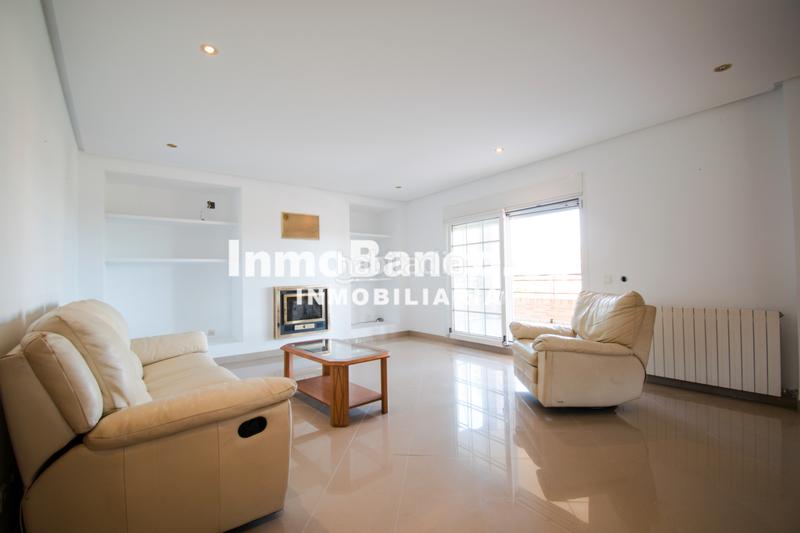 Foto d2d9b7b7-f60b-49a6-8517-78f6acc9e392. Chalet avec cheminée chauffage parking piscine dans Chiva