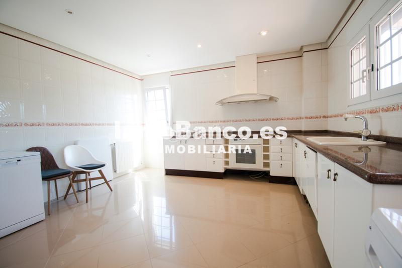 Foto e3da278c-606f-46fd-9fe9-286f09d5b570. Chalet avec cheminée chauffage parking piscine dans Chiva