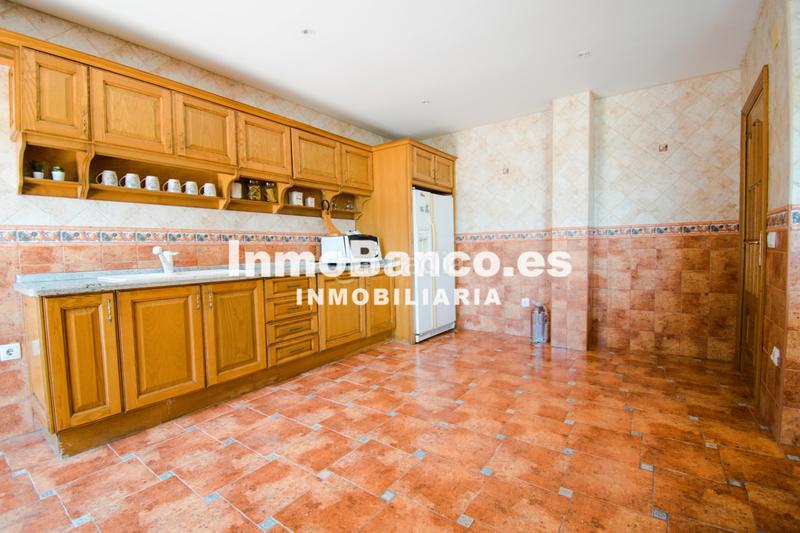 Foto ef530d05-e084-4f62-8a2d-cd5f6a1699d6. Chalet avec cheminée chauffage parking piscine dans Chiva