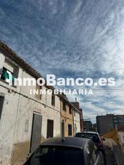 Casa  Calle aragón 32. Sin comisión de agencia , subasta comercial