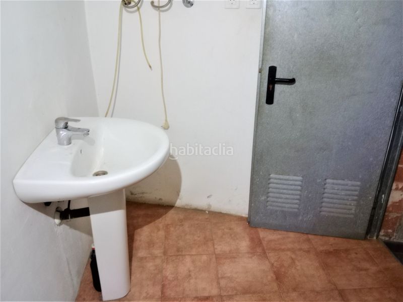 Foto b18967d2-6d1b-4093-930b-5afede7f1481. Local comercial a calle del cosmógrafo ramirez 12 a Xàtiva