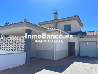 Xalet en Col�nia motor del vicari 827. Sin comisi�n de agencia, subasta comercial