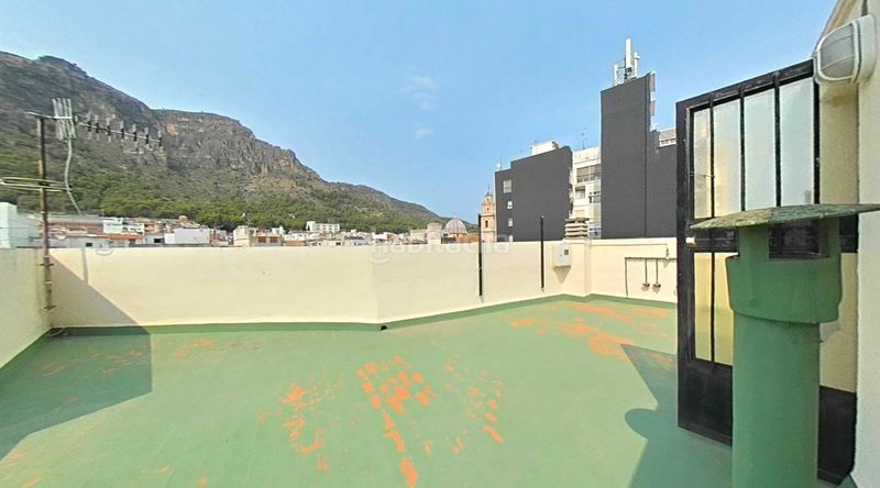 Foto d2d52b1c-c5c4-47c8-acfc-320b15f32eea. Edifici a carrer major 3 a Tavernes de la Valldigna