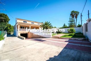 Chalet  Avenida buenos aires 259. Chalet independiente en urbanización santo domingo