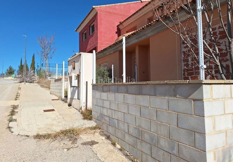 Foto e8b27c0b-0f8d-4971-b06e-8d7f21b93446. Edifici a calle murillo 22 a Caudete de las Fuentes