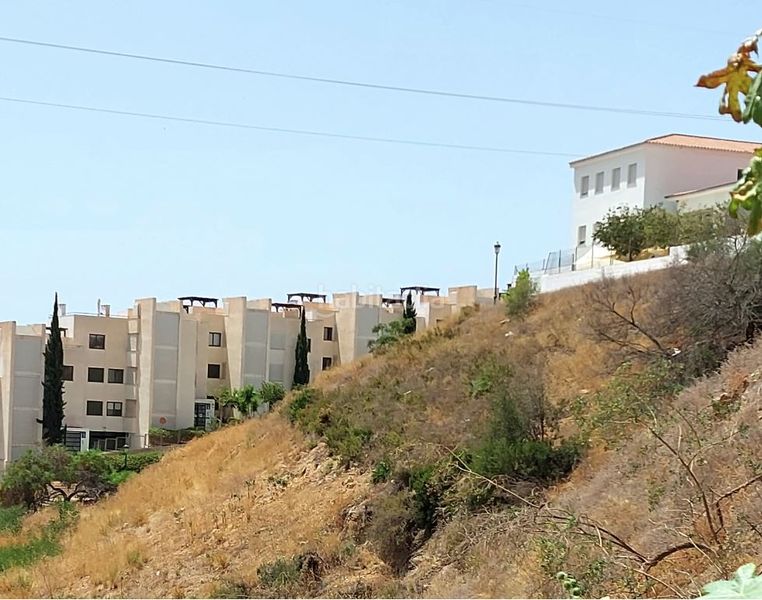 Foto 4cea7377-579a-4989-bca3-4a26cc1e9d54. Terreny residencial a calle saturno 2 a Almijara Nerja