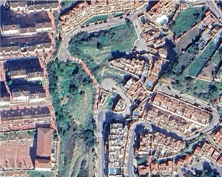 Foto 93ef7b1a-6cd1-40b3-ba9d-03a51216b44e. Terreny residencial a calle saturno 2 a Almijara Nerja
