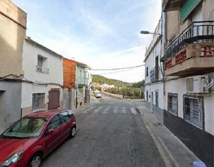 Casa a Carrer muntanya 63. Ocupado no se puede visitar ni hipotecar, sin comisión al compra