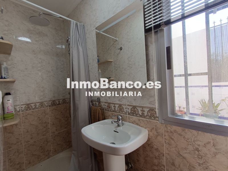 Foto 643d0fc2-40f5-47b7-bdf7-24fe32fceb3c. Pis a Picassent
