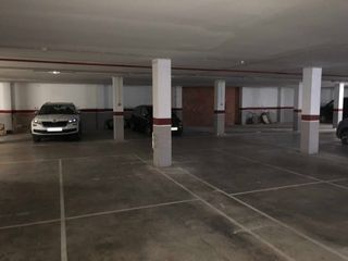Parking voiture à Calle poeta ernesto nebot 5. Sin comisión de agencia, 2ª plaza al 50%