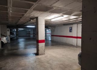 Parking coche  Avinguda de finestrat 30. Sin comisión de agencia , 2ª plaza la 50%