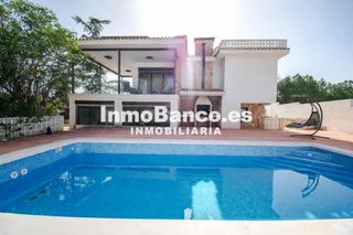 Chalet in Carrer la lluna 50. Exclusivo chalet en venta en la urbanización cumbres de calicant