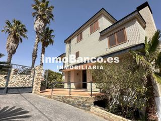 Location Chalet à Calle río genil 1550. Alquiler de larga estancia