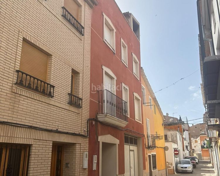 Foto e45ee4cc-2973-4d77-aae5-a6b8bf7fe5c3. Casa a calle del almazar 13 a Utiel