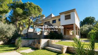 Xalet en Urbanizaci�n la loma 45. Chalet unifamiliar en la urbanizaci�n loma de miralcampo