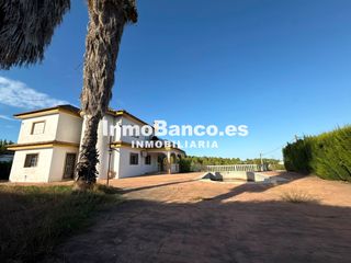 Chalet in Calle cerrajeros 282b. Sin comisión de agencia. chalet rustico