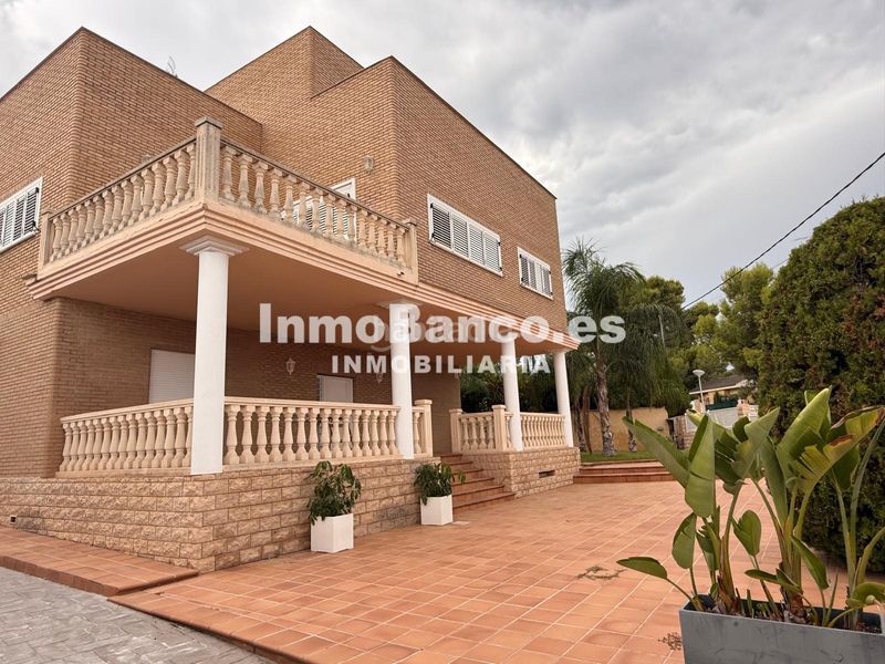Foto b72278af-bce8-4c3e-a422-1dd88dd5dafe. Xalet a avenida del rio turia 587 a Sierra Perenchiza-Cumbres de Calicanto-Sto Domingo Chiva