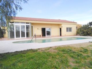 Masía en Vilobí del Penedès. Masía con 8 habitaciones amueblada con parking, piscina, calefac