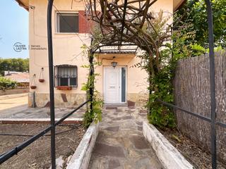 Maison à Sant Andreu de la Barca. Casa en zona la colònia cerca a la avda constitución