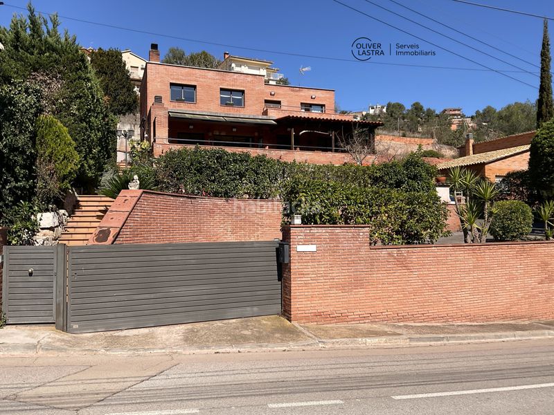 Foto 2b0abe1b-33f5-461b-bc17-afbe57d1da7e. Casa amb calefacció aparcament piscina a Corbera de Llobregat
