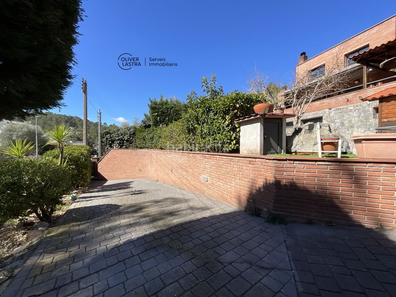 Foto 8572ac42-1a76-408c-aa5f-8d33de28aca3. Casa amb calefacció aparcament piscina a Corbera de Llobregat