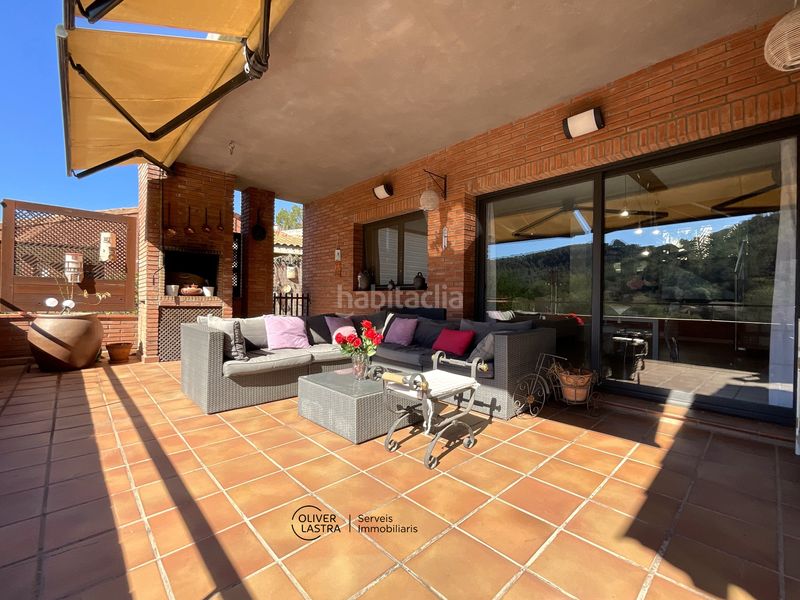 Foto aef8de49-5467-4437-b609-cdcdc07d01ac. Casa amb calefacció aparcament piscina a Corbera de Llobregat