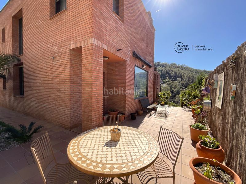 Foto e5289170-ab2b-41ff-ad7f-60dc5ee9af10. Casa amb calefacció aparcament piscina a Corbera de Llobregat