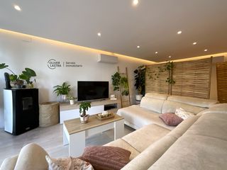 Casa a Corbera de Llobregat. Casa reformada opción 2 familias