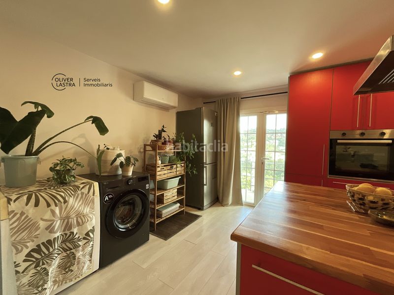 Foto d3702c1e-155a-4e4e-a988-6c98f5a140fc. Casa a Corbera de Llobregat