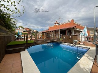 Casa a Castellbisbal. Casa a cuatro vientos con piscina, garaje y un mundo de posibili
