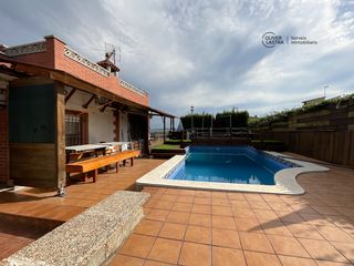 Casa in Castellbisbal. Casa a cuatro vientos con piscina, garaje y un mundo de posibili