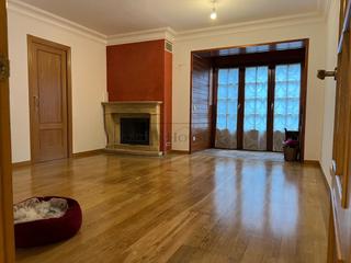 Miete Etagenwohnung in L´Aldosa-Anyós. Bonito apartamento con jardín y 2 parquings en urbanización priv